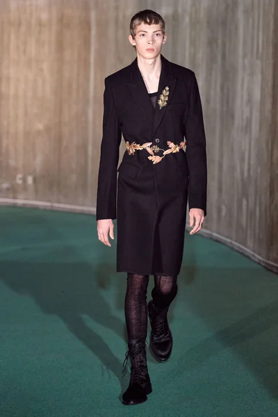 Look 2